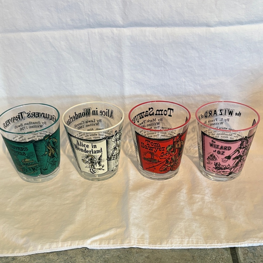 Vintage 1960s set of four Libby storybook glasses
